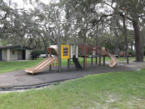 playgrounds at lowry park